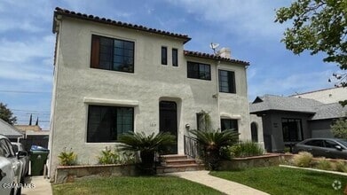 Building Photo - 1213 Sycamore Ave