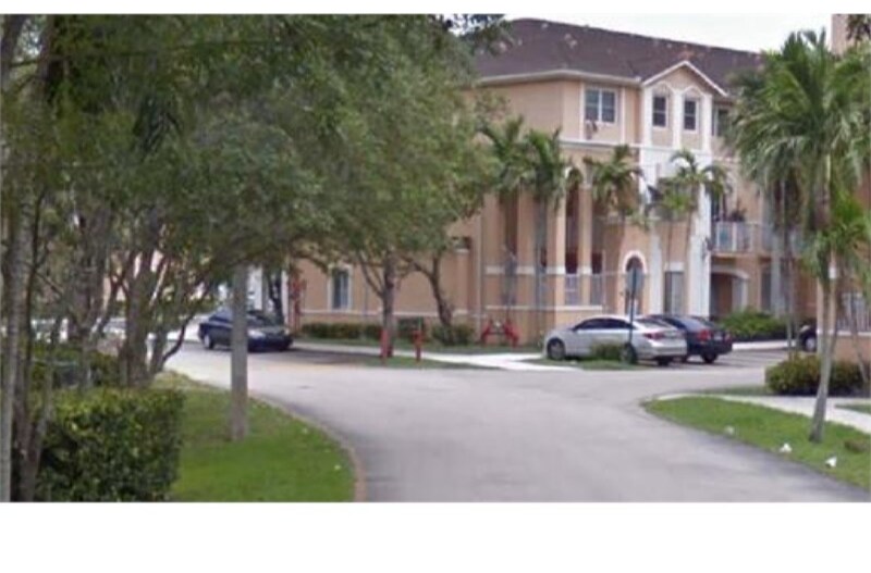 Building Photo - 17710 NW 73rd Ave