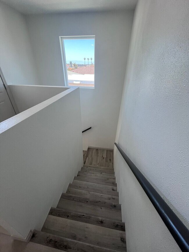 Building Photo - 202-204 Calla Avenue