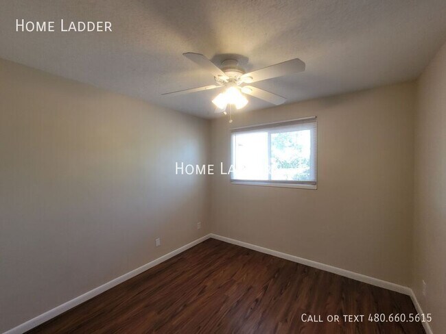 Building Photo - 1901 E Palmcroft Dr