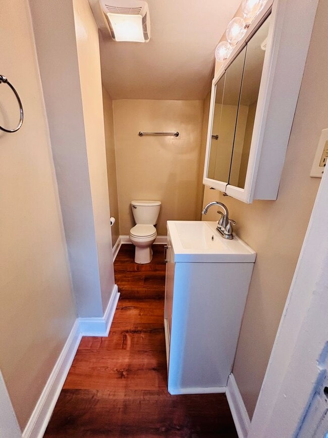 Building Photo - 47 S Merion Ave