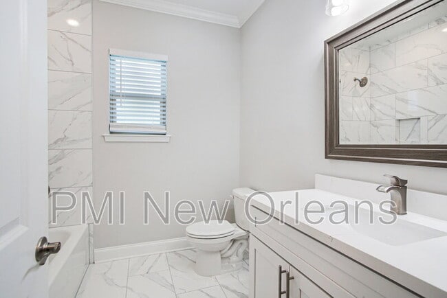 Building Photo - 2232 Bienville St