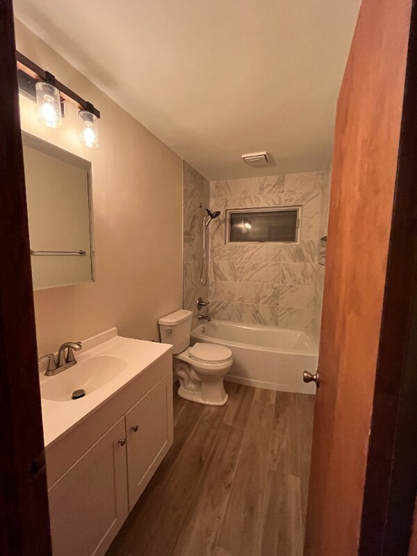 Building Photo - 601 E Mumford Dr