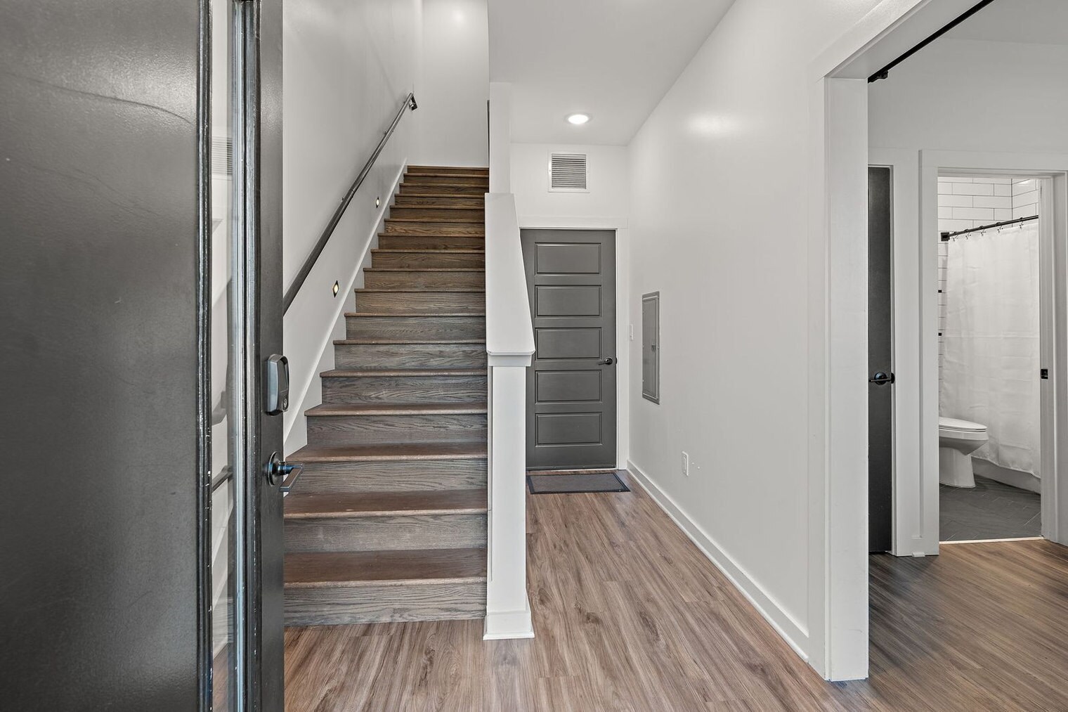 Building Photo - 738 Douglas Ave