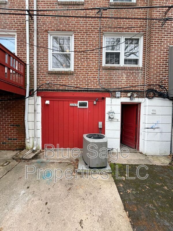 Building Photo - 2345 Bond Ave