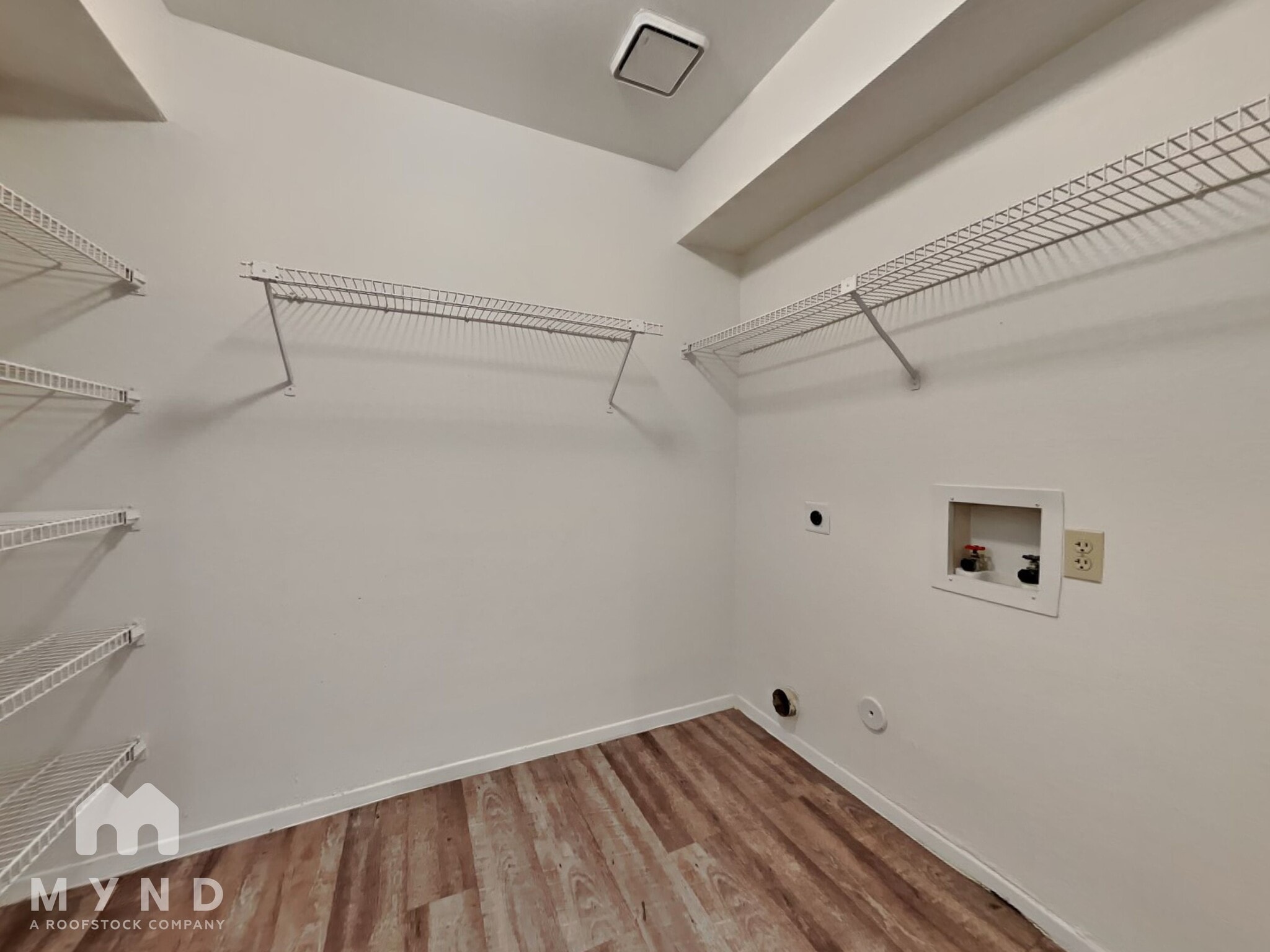 Building Photo - 1404 La Jolla Dr