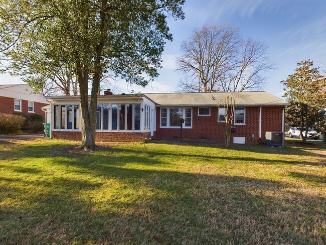 Building Photo - 9506 Overhill Rd