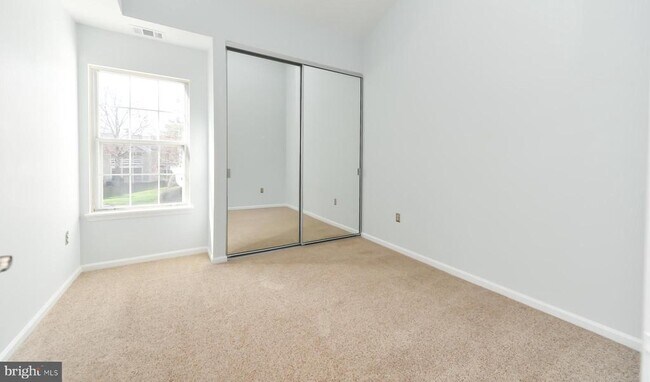 Building Photo - 2810 Yarling Ct