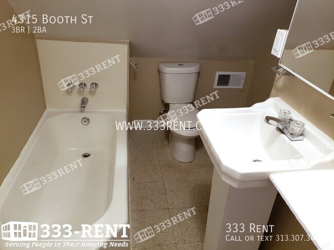 Building Photo - 4315 Booth St