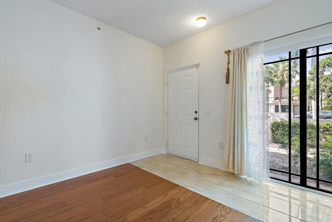 Building Photo - 2803 Sarento Pl