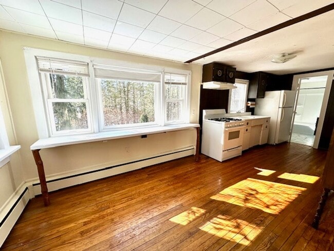 Building Photo - 877-877 Lower Swiftwater Rd