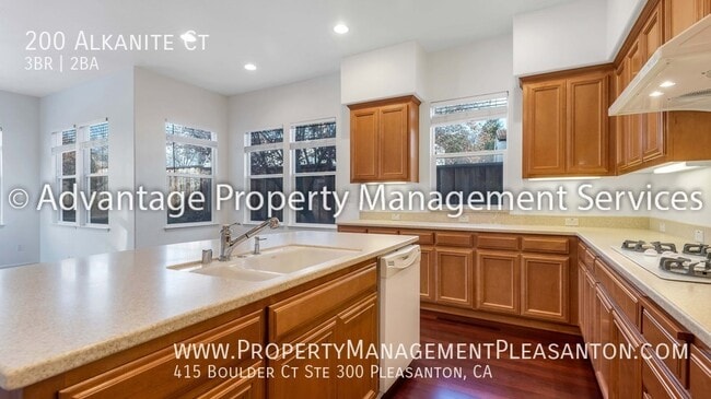 Building Photo - 200 Alkanite Ct