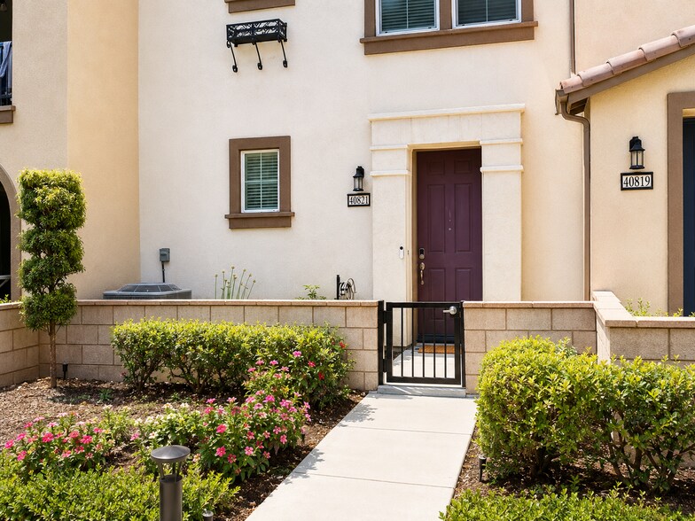 Building Photo - 40821 Melrose Dr