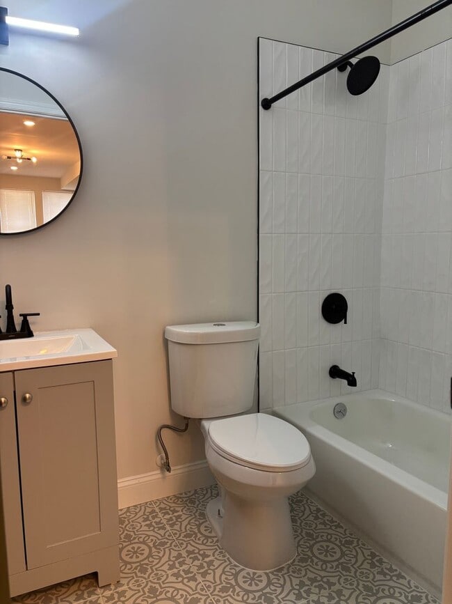 Building Photo - Newly Renovated 4BR Home in East Baltimore – Perfect for Families or Professionals!