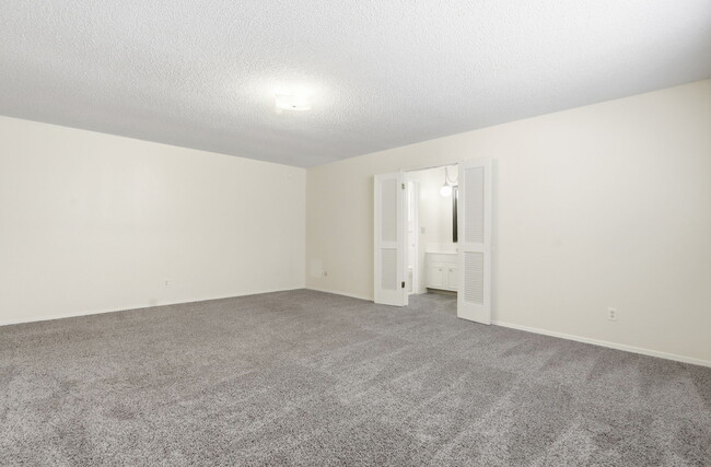 Building Photo - 3329 Old Spanish Trail