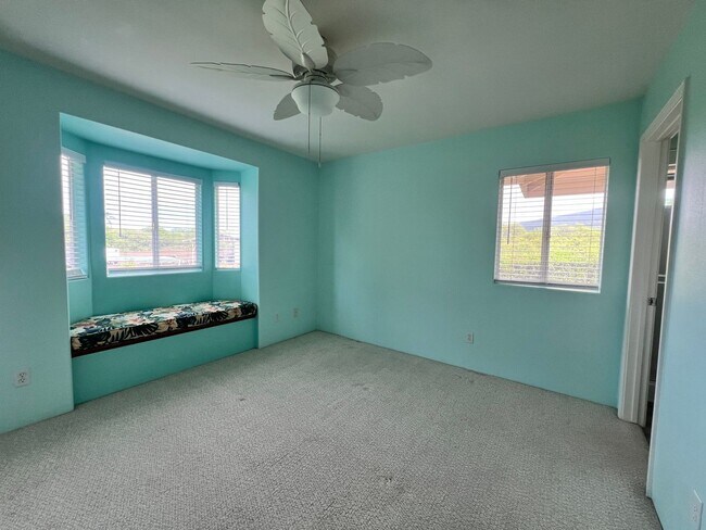 Building Photo - 2 Bedroom 2 bath unfurnished top floor condo