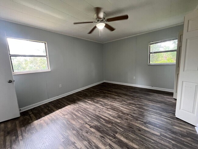 Building Photo - Spacious 4-Bedroom Brick Home on 1 Acre – ...
