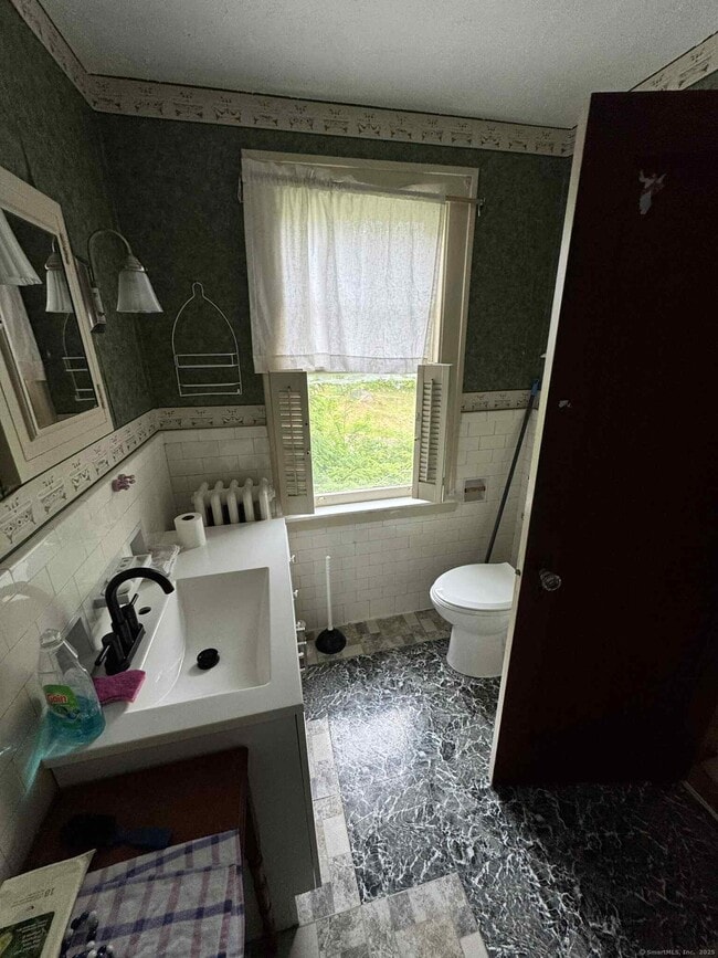 Building Photo - 485 Litchfield St