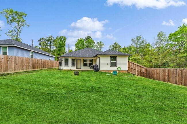 Building Photo - 14986 Indian Hill Trail