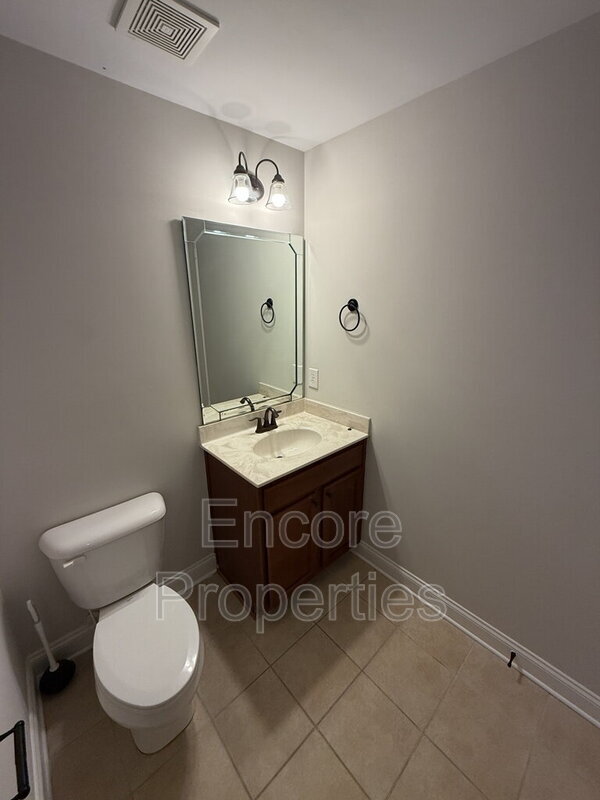 Building Photo - 410 Stranraer Ct