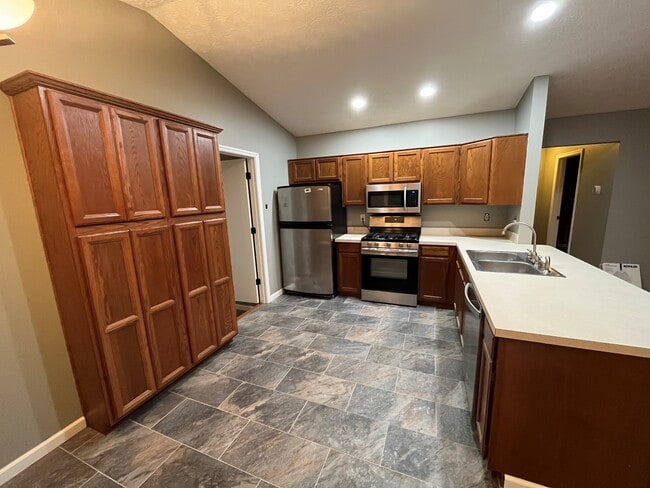 Building Photo - 7894 Prairieview Dr