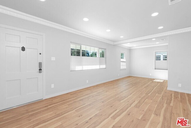 living room - 12013 Califa St
