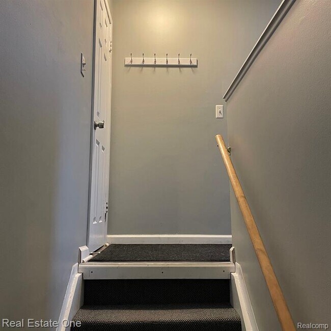 Building Photo - 7220 Bluewater Dr