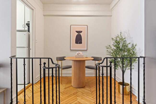 Building Photo - 15-17-17 E 36th St