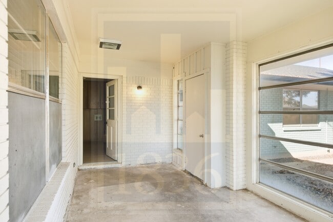 Building Photo - 609 Carlos G Parker Blvd NW