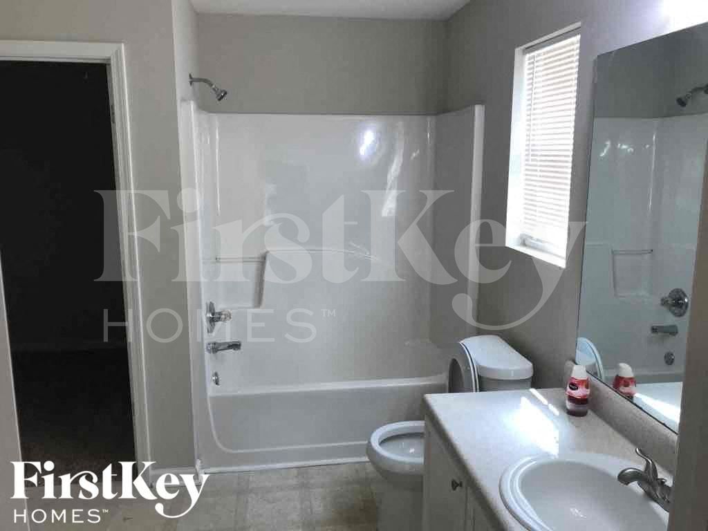 Building Photo - 7079 Merrywood Dr