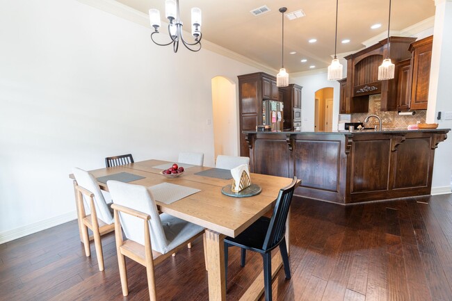 Building Photo - Beautiful 3 bed/2 bath home in Tiburon