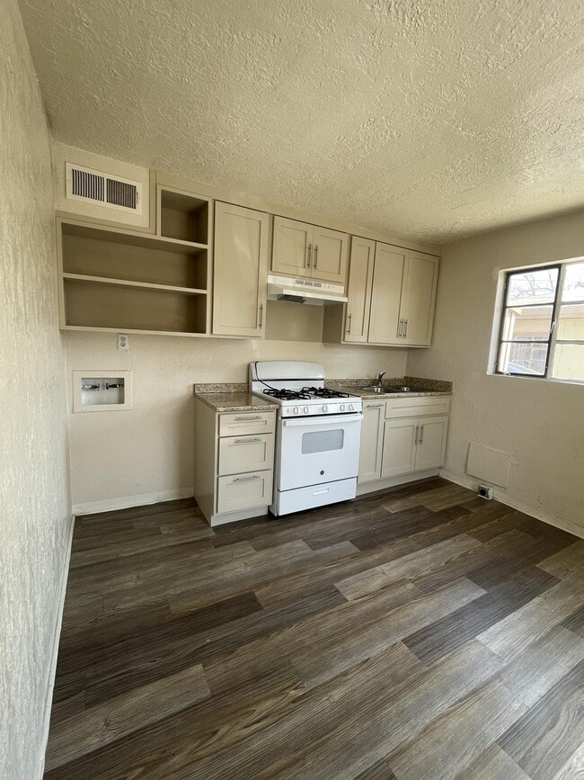 Building Photo - 8167 Josephine Cir