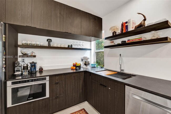 Building Photo - 648 Sand Creek Cir