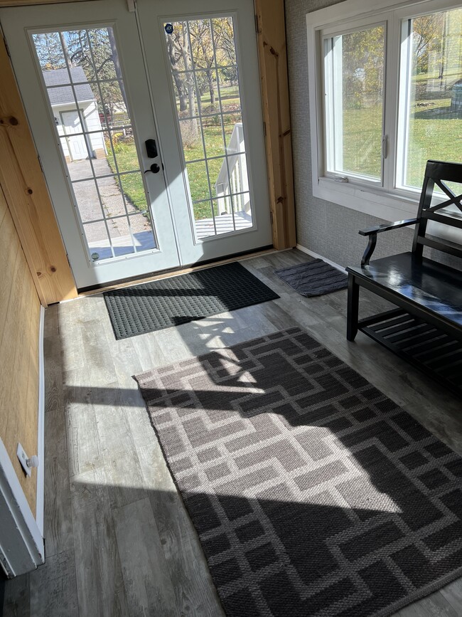 Building Photo - 3020 Parnell Ave