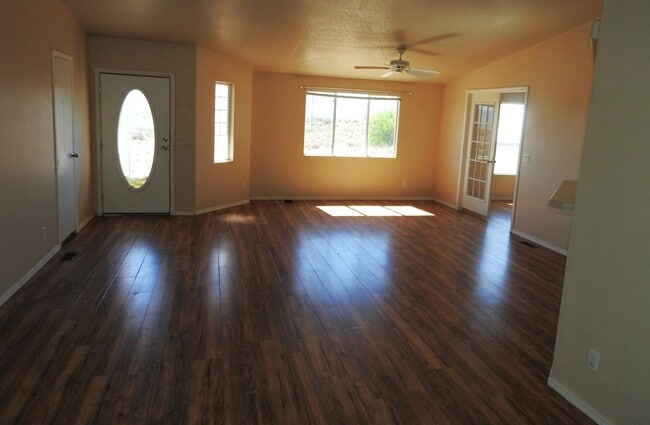 Building Photo - Your Country Living Retreat Awaits