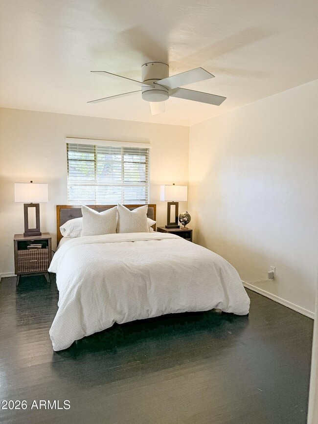 Building Photo - 1428 S Oakley Pl