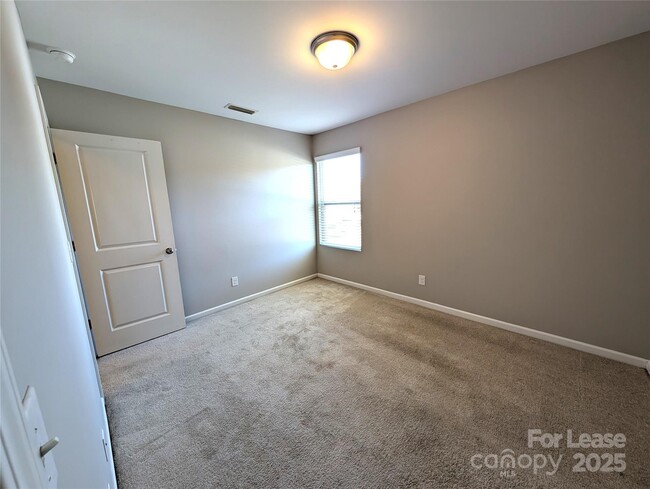 Building Photo - 10814 Derryrush Ave