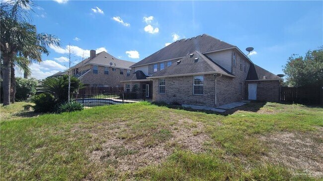 Building Photo - 25 El Jardin St