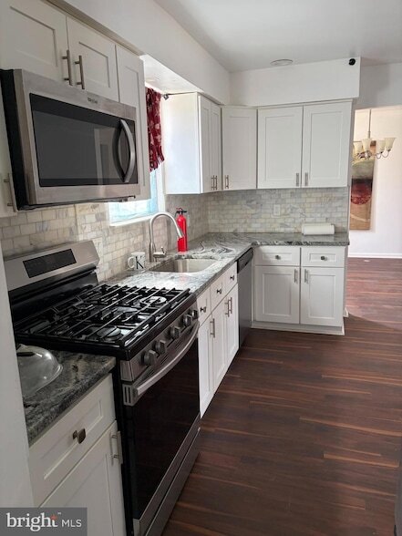 Building Photo - 308 Brown St