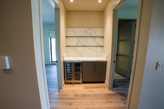 Building Photo - Rhine House Lofts