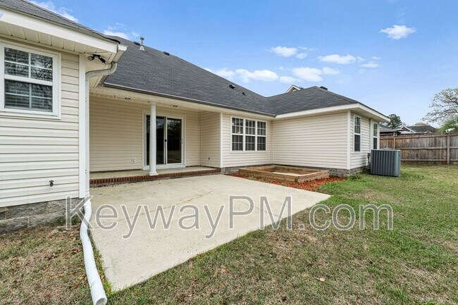 Building Photo - 435 St Julian Pl