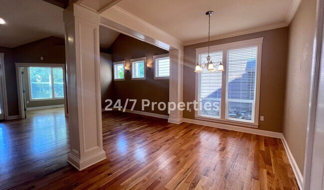 Building Photo - Large 4BD I 2.5BA Home - West Linn!