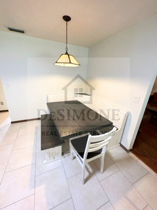 Building Photo - Mostly Furnished 3BR, 2BA House SW Ocala