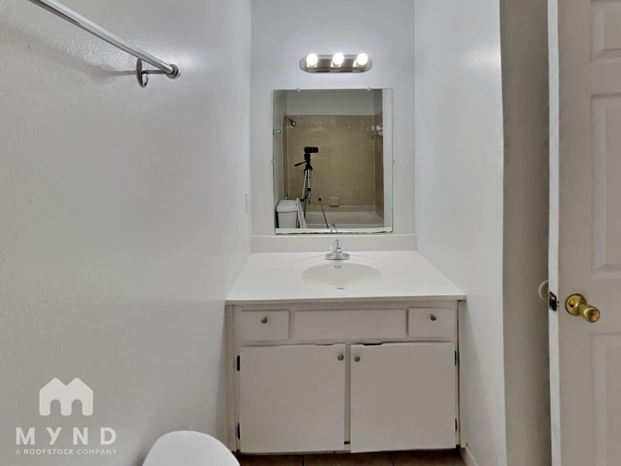 Building Photo - 1942 Peoria St