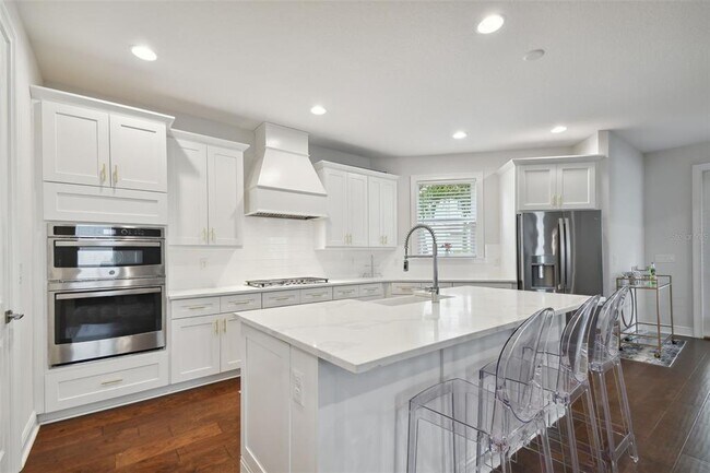 Building Photo - 5700 Interbay Blvd