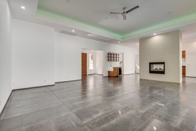 Building Photo - Luxury Summerlin Living in Gated Canyon Crest Community