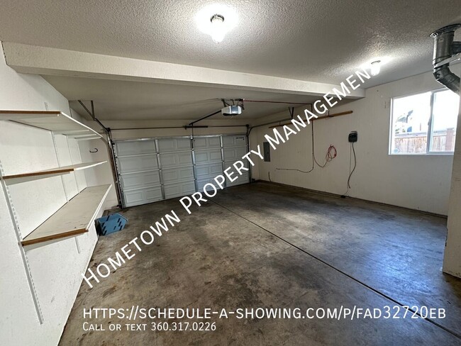 Building Photo - 5201 43rd Ct SE