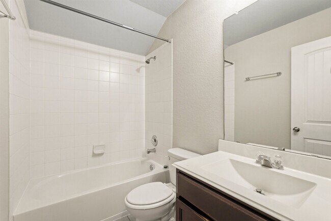 Building Photo - 2202 Tannin Trce