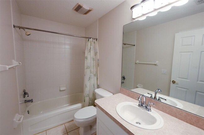 Building Photo - 611 Spring Lake Cir