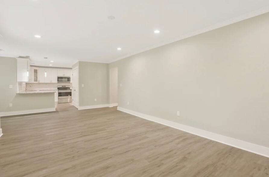 Building Photo - 2441 Raven Cir